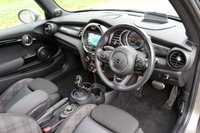 USED 2018 68 MINI HATCH COOPER 2.0 COOPER S 3d 190 BHP Sunroof, JCW CHILI, APPLE Play