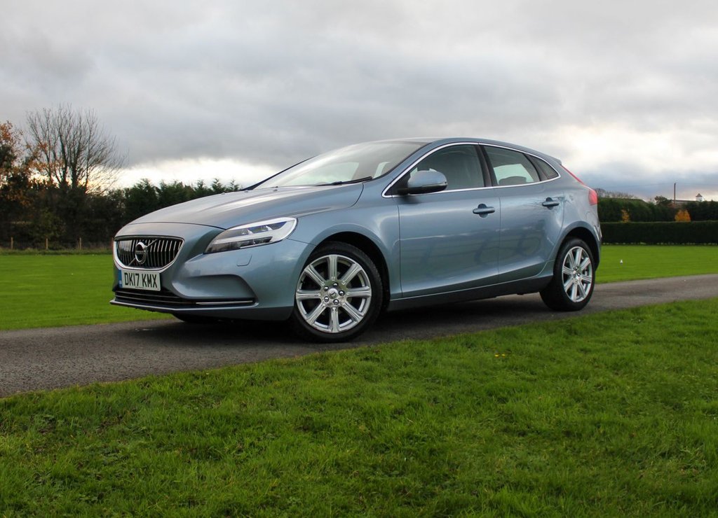 View our VOLVO V40