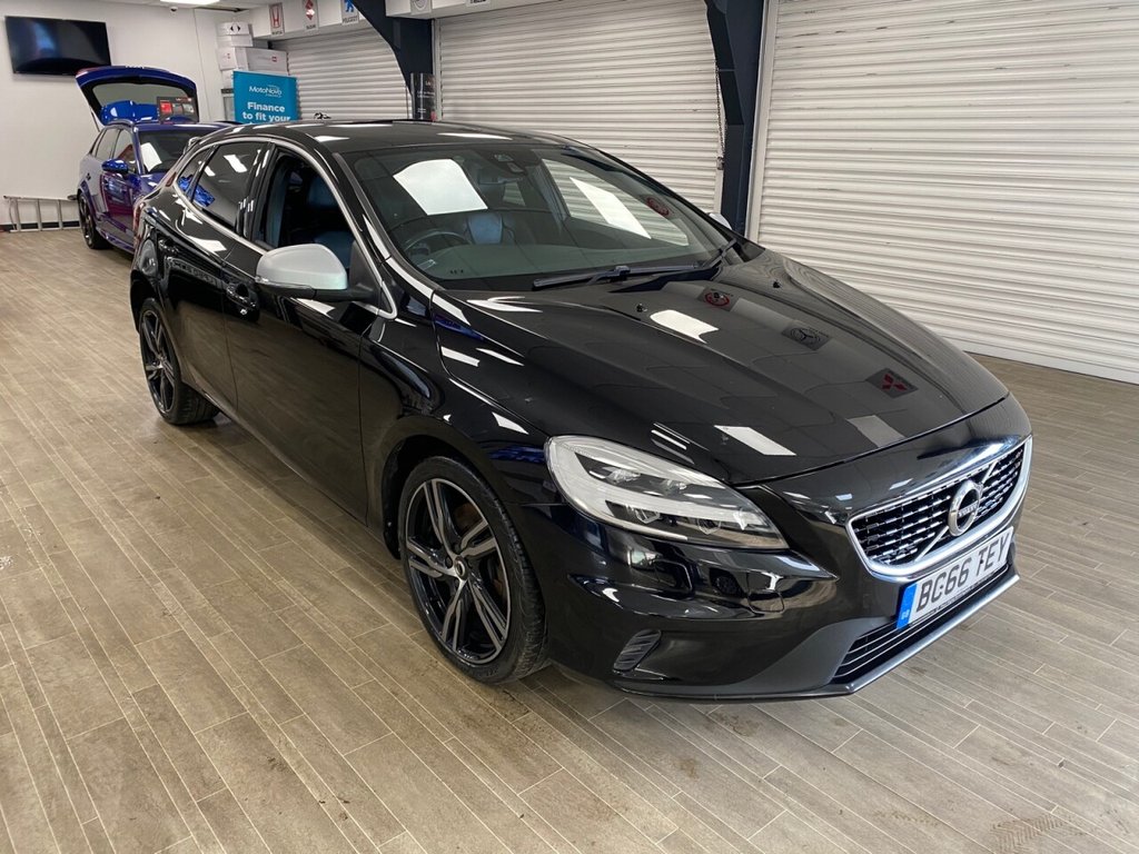 View our VOLVO V40