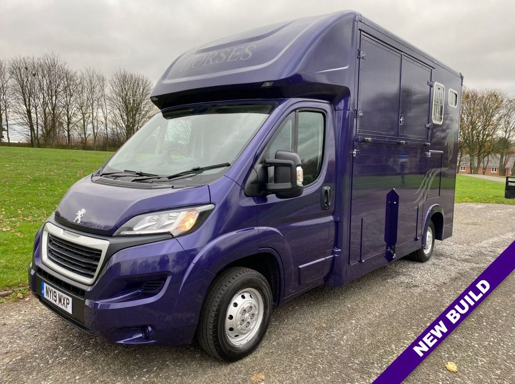 View our PEUGEOT BOXER