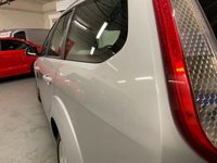 USED 2010 60 FORD FOCUS 1.6 ZETEC ESTATE AUTOMATIC......