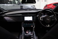USED 2017 17 JAGUAR XF 2.0 D R-SPORT AWD 4d 177 BHP 