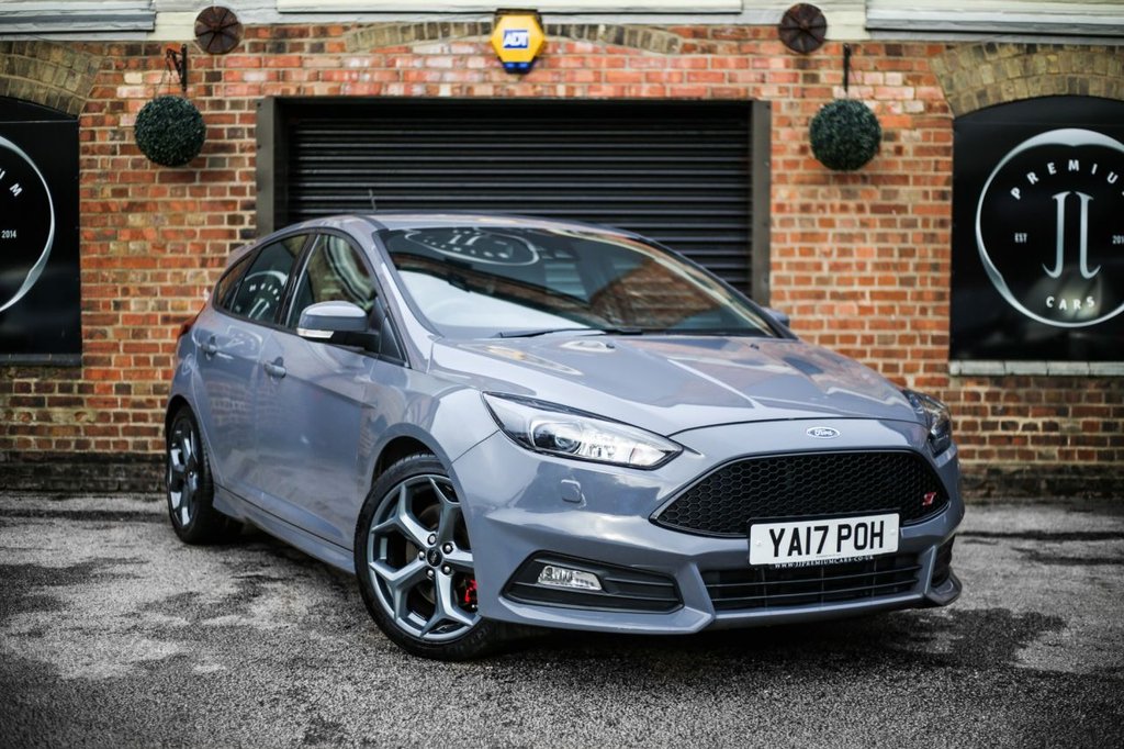 View our FORD FOCUS