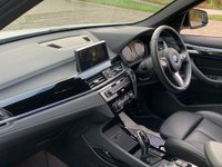USED 2019 69 BMW X1 2.0 XDRIVE20I M SPORT 5d 190 BHP STUNNING X1 X-DRIVE. M/SPORT 2.0 STEP/AUTOMATIC/PADDLE SHIFT, 1 OWNER CAR HAVING COVERED ONLY 6,336 MILES FROM BRAND NEW, FINISHED IN MINERAL WHITE METALLIC WITH FULL DAKOTA LEATHER INTERIOR. HUGE SPECIFICATION (SEE LIST) AND HUGE SAVING ON NEW.