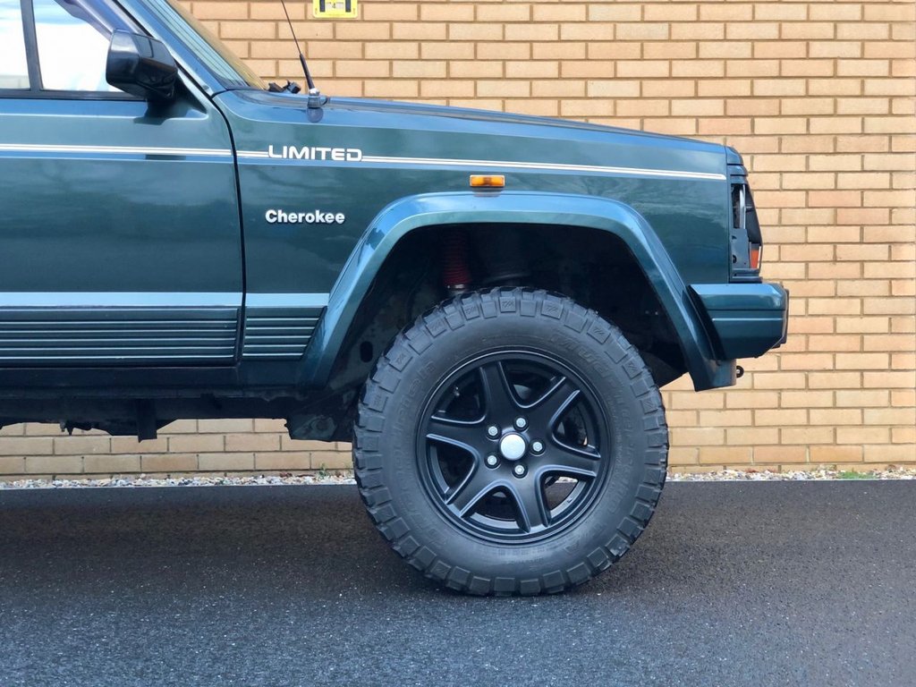 USED 1994 M JEEP CHEROKEE XJ LIMITED // 4x4 // 4.0L 181 BHP // LPG // Px swap 