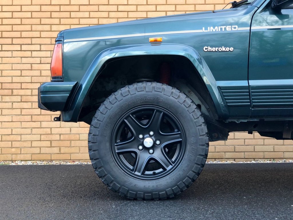USED 1994 M JEEP CHEROKEE XJ LIMITED // 4x4 // 4.0L 181 BHP // LPG // Px swap 