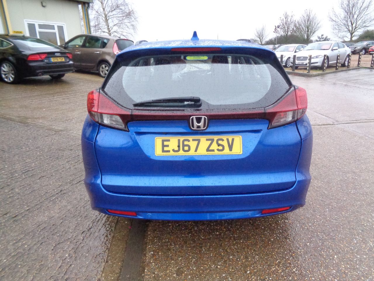 17 Honda Civic I Dtec Se Plus Tourer 8 995