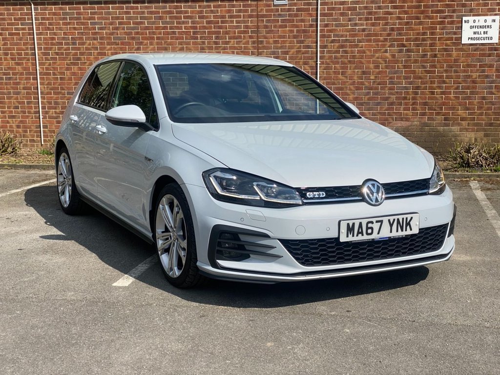 View our VOLKSWAGEN GOLF