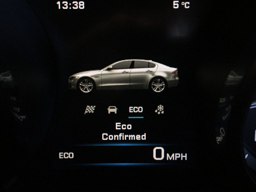 USED 2015 65 JAGUAR XE 2.0 R-SPORT 4d 178 BHP 