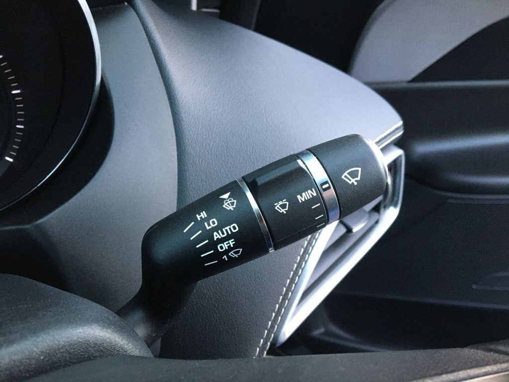 USED 2015 65 JAGUAR XE 2.0 R-SPORT 4d 178 BHP 