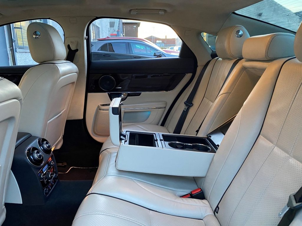 USED 2012 62 JAGUAR XJ 3.0 D V6 PORTFOLIO 4d 275 BHP 