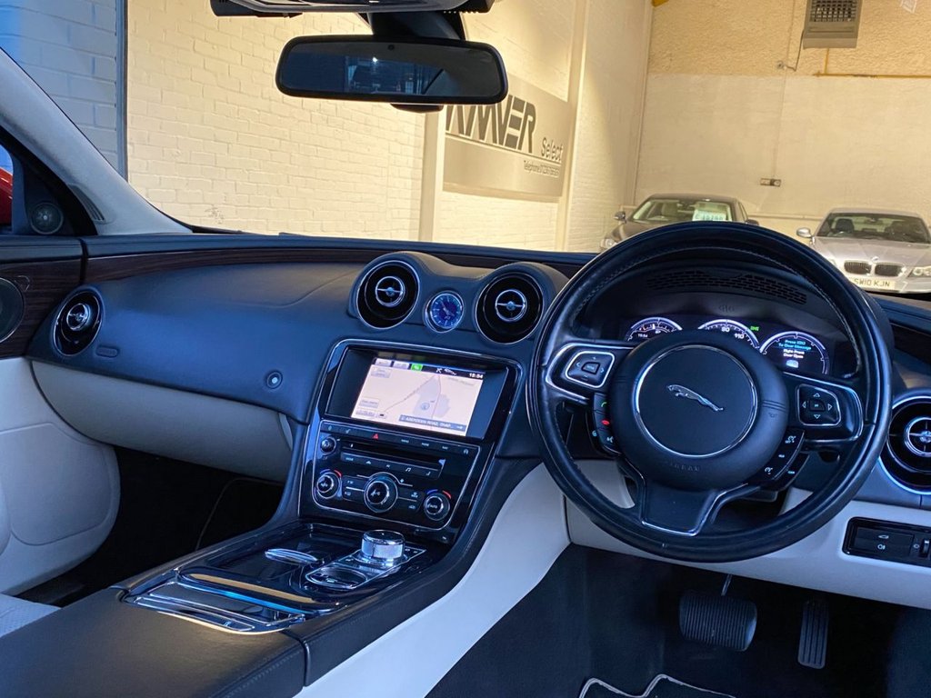 USED 2012 62 JAGUAR XJ 3.0 D V6 PORTFOLIO 4d 275 BHP 