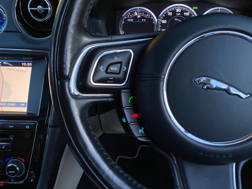 USED 2012 62 JAGUAR XJ 3.0 D V6 PORTFOLIO 4d 275 BHP 