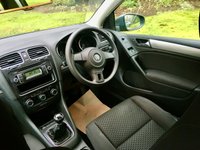 USED 2009 59 VOLKSWAGEN GOLF 1.4 S 5d 79 BHP 1 PRIVATE OWNER/ X10 VW SERVICING STAMPS/11 AIRBAGS/CAMBELT AND WATERPUMP JUST RENEWED  X10 SERVICE STAMP(see pictures),LAST SERVICED @49,386 MILES,,NEW CAMBELT AND WATERPUMP JUST RENEWED BY US\\ CONVENIENCE PACK The Convenience pack includes an automatic dimming interior rear-view mirror, automatic headlights on with coming/leaving home lighting function and rain sensor