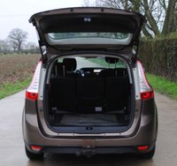 USED 2010 10 RENAULT GRAND SCENIC 1.6 DYNAMIQUE TOMTOM VVT 5d 109 BHP www.suffolkcarcentre.co.uk - Located at Ilketshall