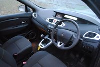 USED 2010 10 RENAULT GRAND SCENIC 1.6 DYNAMIQUE TOMTOM VVT 5d 109 BHP www.suffolkcarcentre.co.uk - Located at Ilketshall