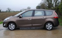 USED 2010 10 RENAULT GRAND SCENIC 1.6 DYNAMIQUE TOMTOM VVT 5d 109 BHP www.suffolkcarcentre.co.uk - Located at Ilketshall