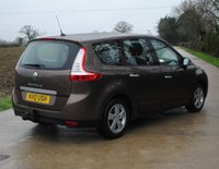 USED 2010 10 RENAULT GRAND SCENIC 1.6 DYNAMIQUE TOMTOM VVT 5d 109 BHP www.suffolkcarcentre.co.uk - Located at Ilketshall