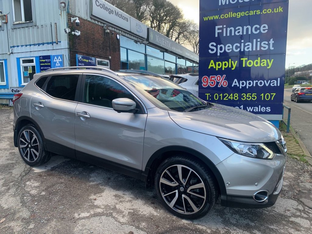 View our NISSAN QASHQAI