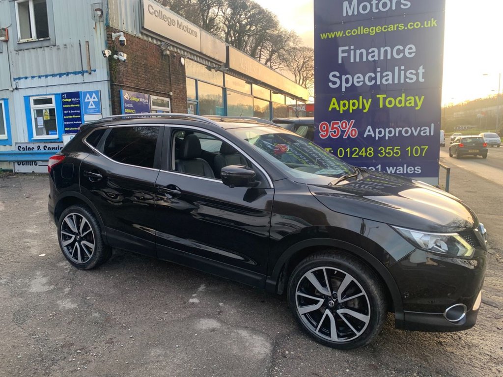 View our NISSAN QASHQAI