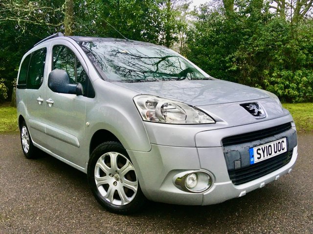 2010 10 Peugeot Partner 1.6 TEPEE ZENITH HDI 5d 89 BHP\\\ BIG PANORAMIC GLASS SUNROOF WITH STORAGE///ROOF RAILS/ALLOYS/AIRCON/FRONT FOG LIGHTS//ALL WEATHER TYRES