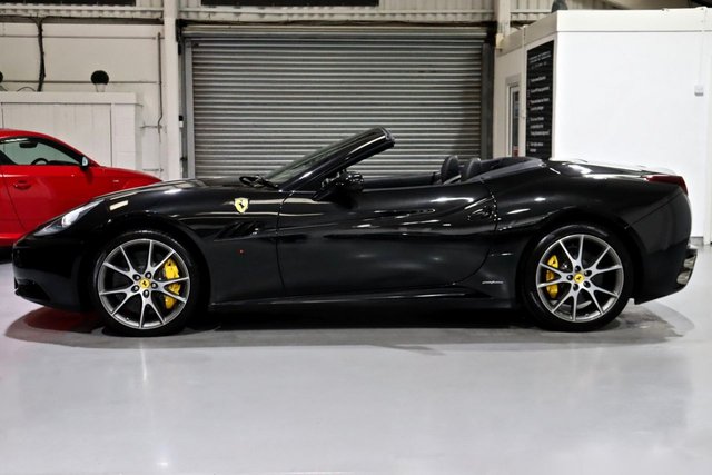 View our FERRARI CALIFORNIA