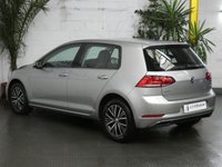 USED 2017 67 VOLKSWAGEN GOLF 1.6 SE NAVIGATION TDI BLUEMOTION TECHNOLOGY 5d 114 BHP SAT NAV 1 OWNER FSH