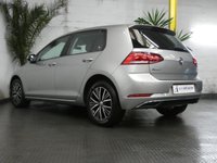 USED 2017 67 VOLKSWAGEN GOLF 1.6 SE NAVIGATION TDI BLUEMOTION TECHNOLOGY 5d 114 BHP SAT NAV 1 OWNER FSH