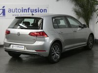 USED 2017 67 VOLKSWAGEN GOLF 1.6 SE NAVIGATION TDI BLUEMOTION TECHNOLOGY 5d 114 BHP SAT NAV 1 OWNER FSH