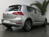 USED 2017 67 VOLKSWAGEN GOLF 1.6 SE NAVIGATION TDI BLUEMOTION TECHNOLOGY 5d 114 BHP SAT NAV 1 OWNER FSH