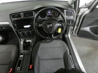 USED 2017 67 VOLKSWAGEN GOLF 1.6 SE NAVIGATION TDI BLUEMOTION TECHNOLOGY 5d 114 BHP SAT NAV 1 OWNER FSH