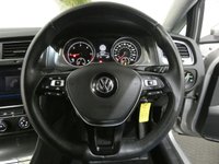 USED 2017 67 VOLKSWAGEN GOLF 1.6 SE NAVIGATION TDI BLUEMOTION TECHNOLOGY 5d 114 BHP SAT NAV 1 OWNER FSH