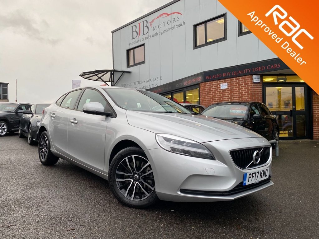 View our VOLVO V40