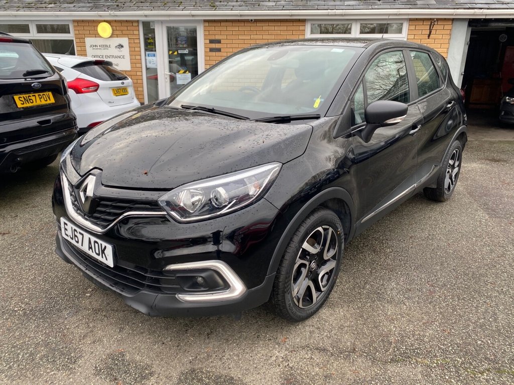 View our RENAULT CAPTUR