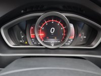 USED 2017 17 VOLVO V40 2.0 T2 R-DESIGN NAV PLUS 5d 120 BHP WITH FACTORY FITTED EXTRA OF FRONT & REAR PARK ASSIST AND THE VOLVO REPUTATION FOR SAFTEY THIS CAR WONT DISAPOINT.