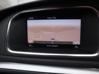 USED 2017 17 VOLVO V40 2.0 T2 R-DESIGN NAV PLUS 5d 120 BHP WITH FACTORY FITTED EXTRA OF FRONT & REAR PARK ASSIST AND THE VOLVO REPUTATION FOR SAFTEY THIS CAR WONT DISAPOINT.