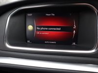 USED 2017 17 VOLVO V40 2.0 T2 R-DESIGN NAV PLUS 5d 120 BHP WITH FACTORY FITTED EXTRA OF FRONT & REAR PARK ASSIST AND THE VOLVO REPUTATION FOR SAFTEY THIS CAR WONT DISAPOINT.
