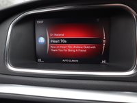 USED 2017 17 VOLVO V40 2.0 T2 R-DESIGN NAV PLUS 5d 120 BHP WITH FACTORY FITTED EXTRA OF FRONT & REAR PARK ASSIST AND THE VOLVO REPUTATION FOR SAFTEY THIS CAR WONT DISAPOINT.
