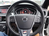 USED 2017 17 VOLVO V40 2.0 T2 R-DESIGN NAV PLUS 5d 120 BHP WITH FACTORY FITTED EXTRA OF FRONT & REAR PARK ASSIST AND THE VOLVO REPUTATION FOR SAFTEY THIS CAR WONT DISAPOINT.