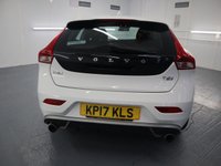 USED 2017 17 VOLVO V40 2.0 T2 R-DESIGN NAV PLUS 5d 120 BHP WITH FACTORY FITTED EXTRA OF FRONT & REAR PARK ASSIST AND THE VOLVO REPUTATION FOR SAFTEY THIS CAR WONT DISAPOINT.