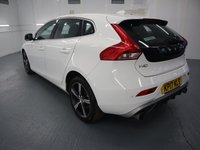 USED 2017 17 VOLVO V40 2.0 T2 R-DESIGN NAV PLUS 5d 120 BHP WITH FACTORY FITTED EXTRA OF FRONT & REAR PARK ASSIST AND THE VOLVO REPUTATION FOR SAFTEY THIS CAR WONT DISAPOINT.