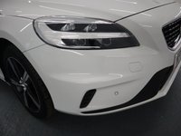 USED 2017 17 VOLVO V40 2.0 T2 R-DESIGN NAV PLUS 5d 120 BHP WITH FACTORY FITTED EXTRA OF FRONT & REAR PARK ASSIST AND THE VOLVO REPUTATION FOR SAFTEY THIS CAR WONT DISAPOINT.