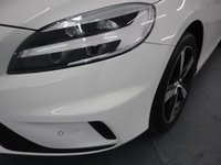 USED 2017 17 VOLVO V40 2.0 T2 R-DESIGN NAV PLUS 5d 120 BHP WITH FACTORY FITTED EXTRA OF FRONT & REAR PARK ASSIST AND THE VOLVO REPUTATION FOR SAFTEY THIS CAR WONT DISAPOINT.