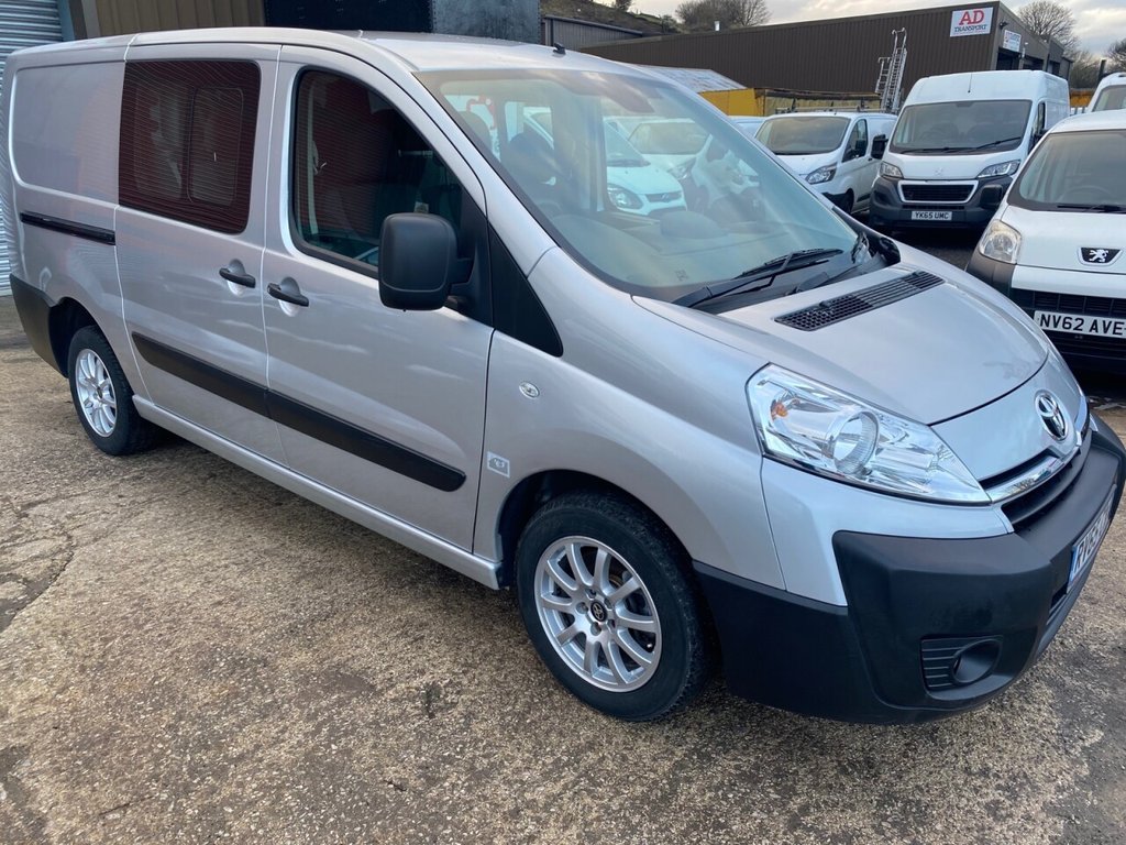 View our TOYOTA PROACE