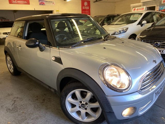2008 08 MINI Hatch Cooper 1.6 COOPER 3d 