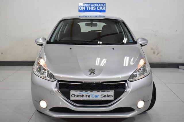 View our PEUGEOT 208