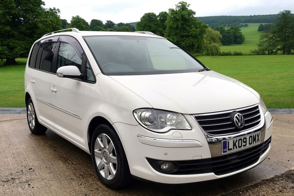 View our VOLKSWAGEN TOURAN