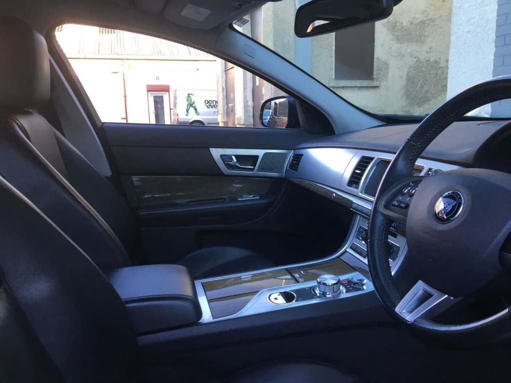 USED 2015 64 JAGUAR XF 3.0 D V6 PREMIUM LUXURY 4d 240 BHP 