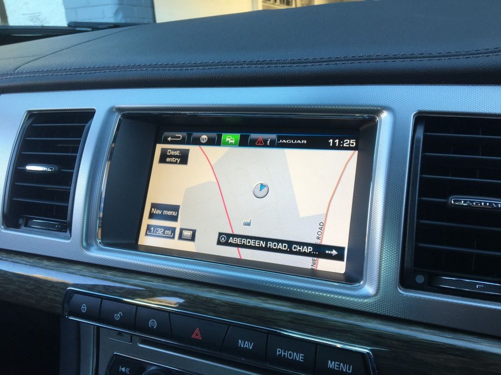 USED 2015 64 JAGUAR XF 3.0 D V6 PREMIUM LUXURY 4d 240 BHP 