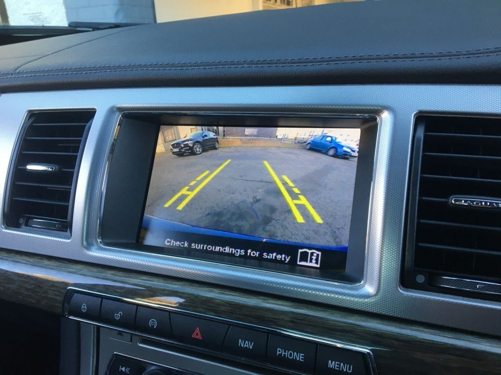 USED 2015 64 JAGUAR XF 3.0 D V6 PREMIUM LUXURY 4d 240 BHP 
